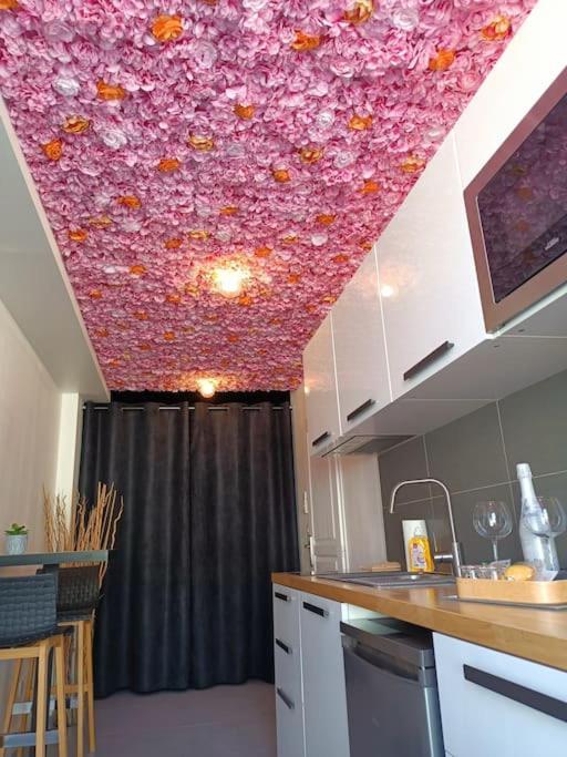 Appartement Balneo Et Sauna Prives The Red Room Моґійо Екстер'єр фото